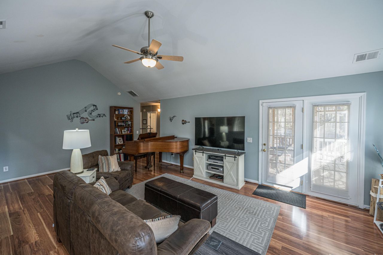 1932 High Meadow Street Photo 5