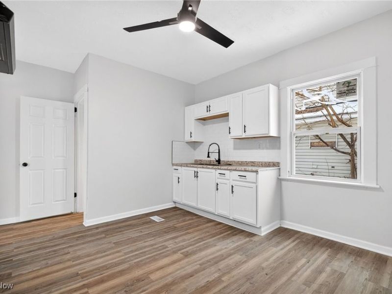 4273 E 128th Street, Cleveland, OH 44105 Photo 8