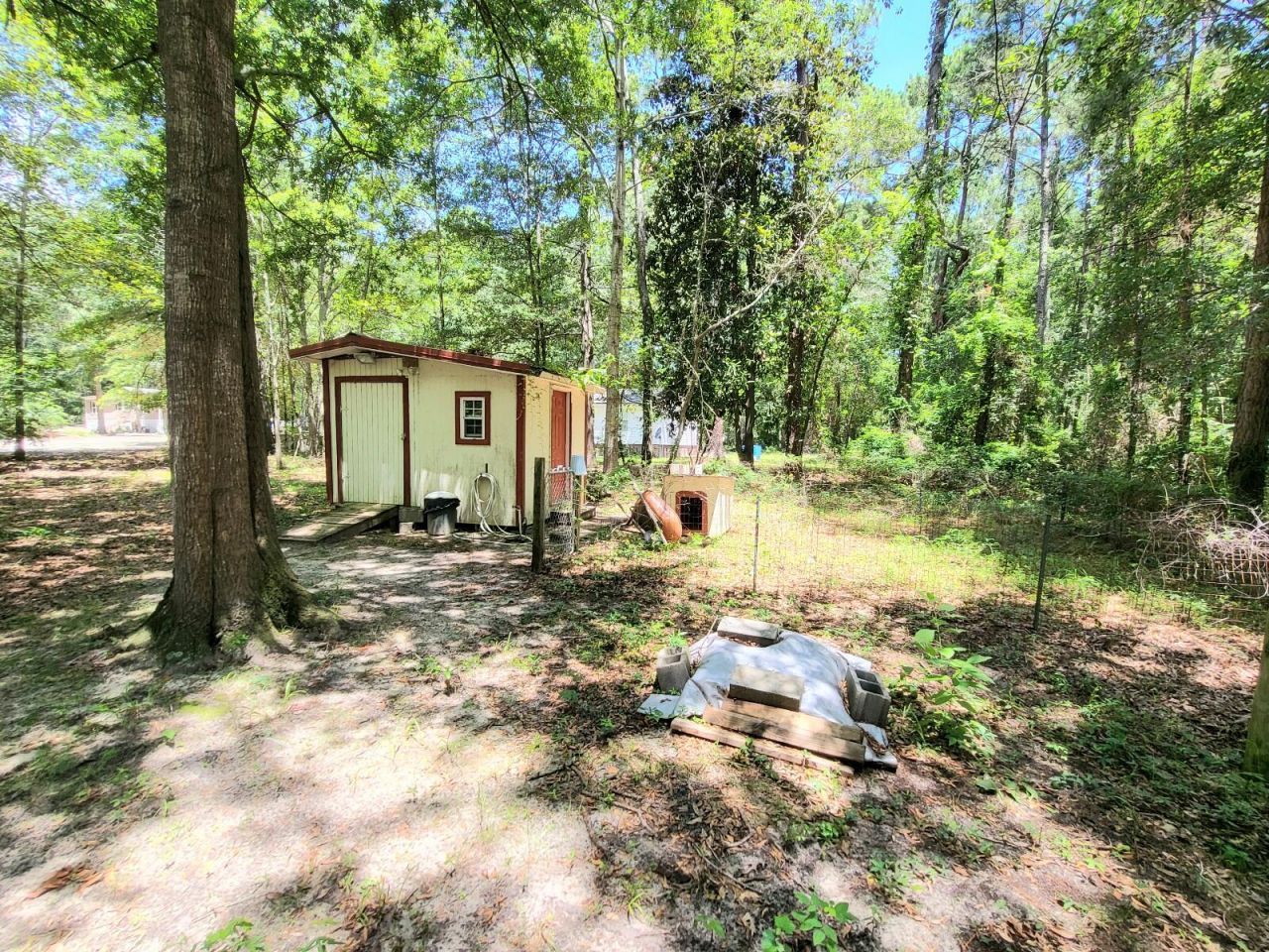 135 Knott Drive Photo 4