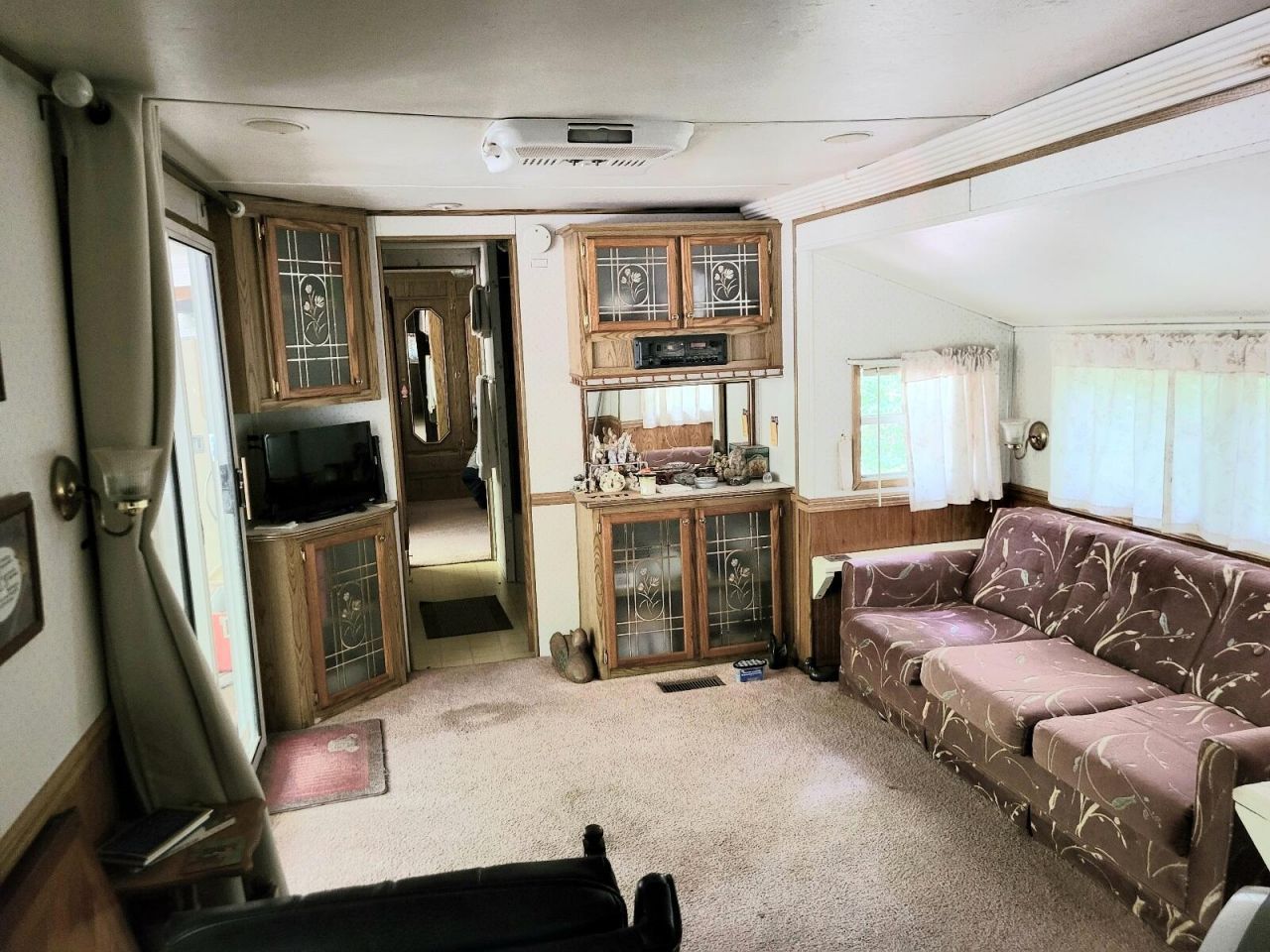 135 Knott Drive Photo 6