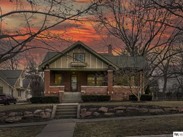 5004 Cuming Street, Omaha, NE 68132