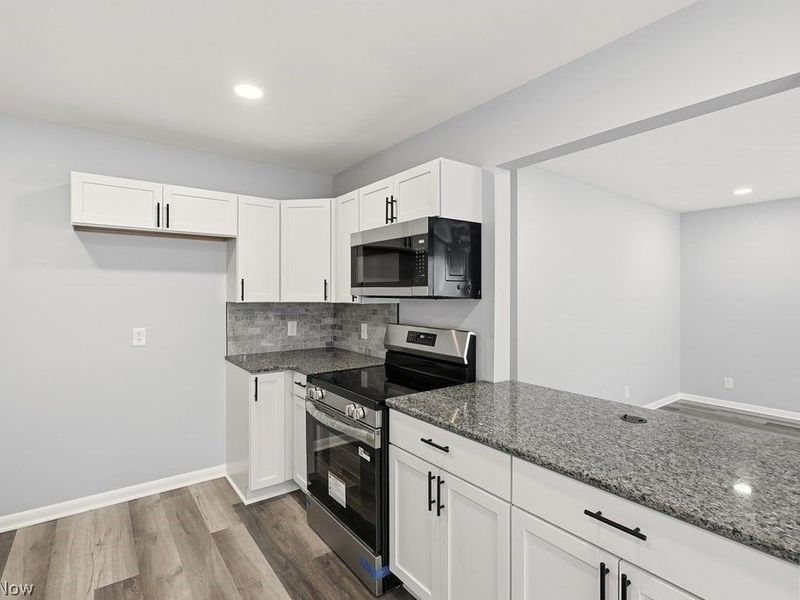 801 Triplett Boulevard, Akron, OH 44306 Photo 10