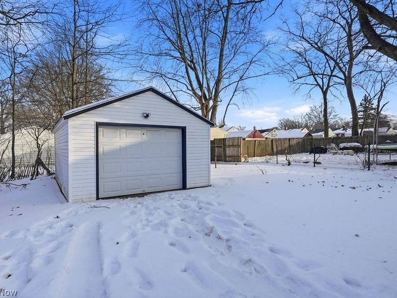 801 Triplett Boulevard, Akron, OH 44306 Photo 3