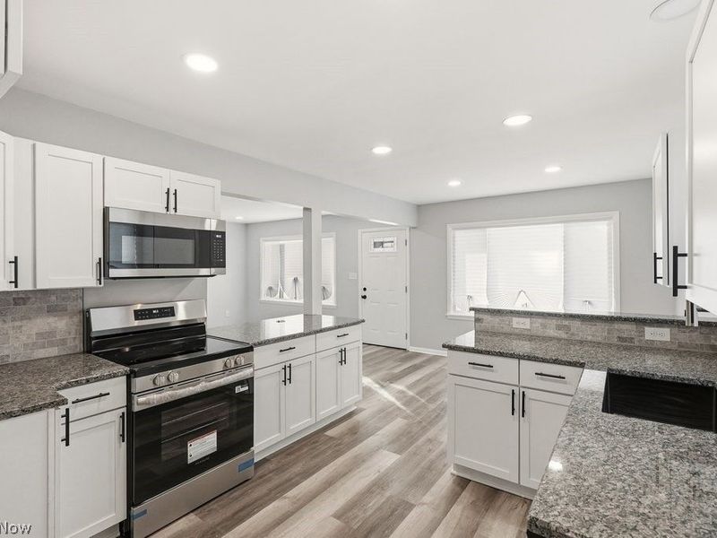 801 Triplett Boulevard, Akron, OH 44306 Photo 4