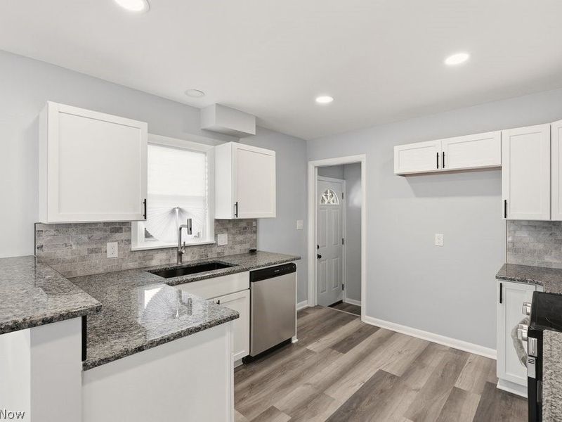 801 Triplett Boulevard, Akron, OH 44306 Photo 5