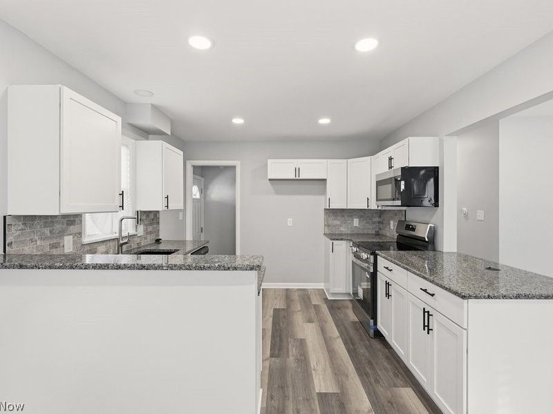 801 Triplett Boulevard, Akron, OH 44306 Photo 8