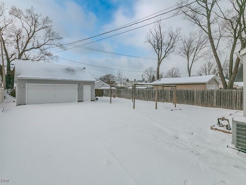 336 Waverly Road, Eastlake, OH 44095 Photo 3