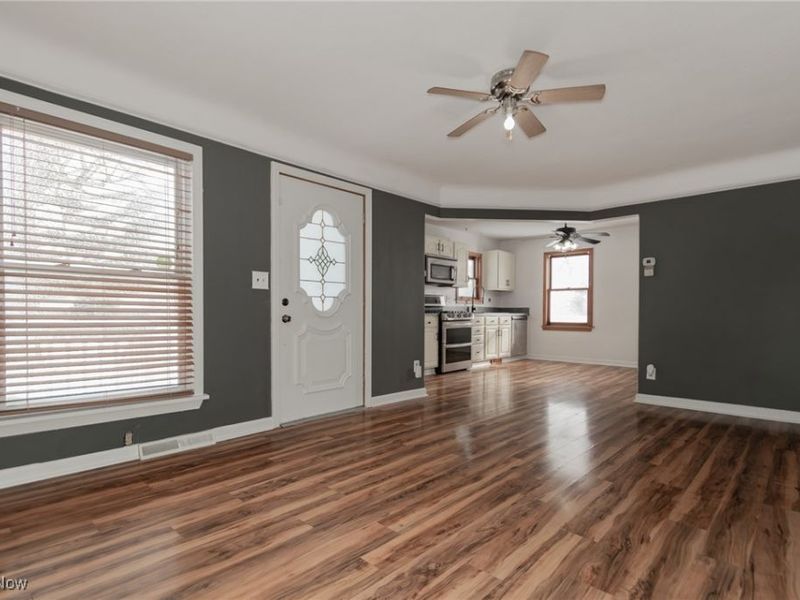 336 Waverly Road, Eastlake, OH 44095 Photo 4