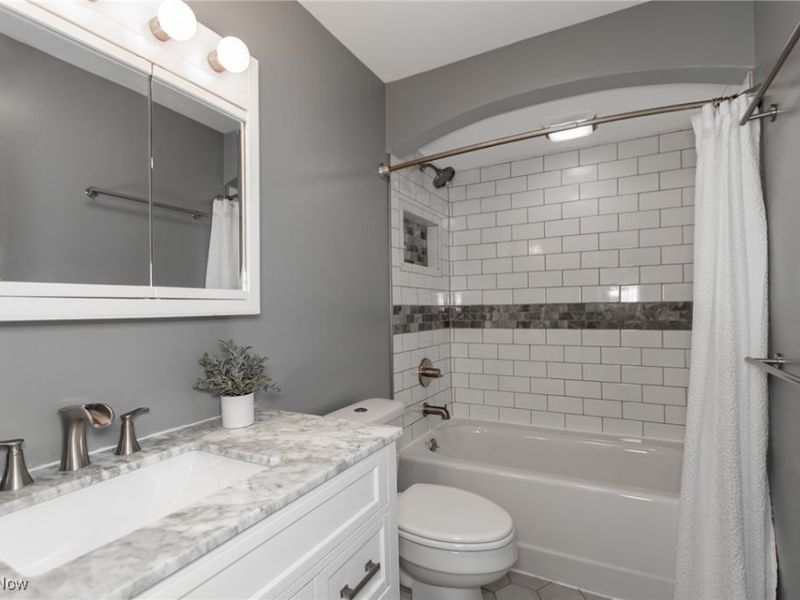 336 Waverly Road, Eastlake, OH 44095 Photo 6