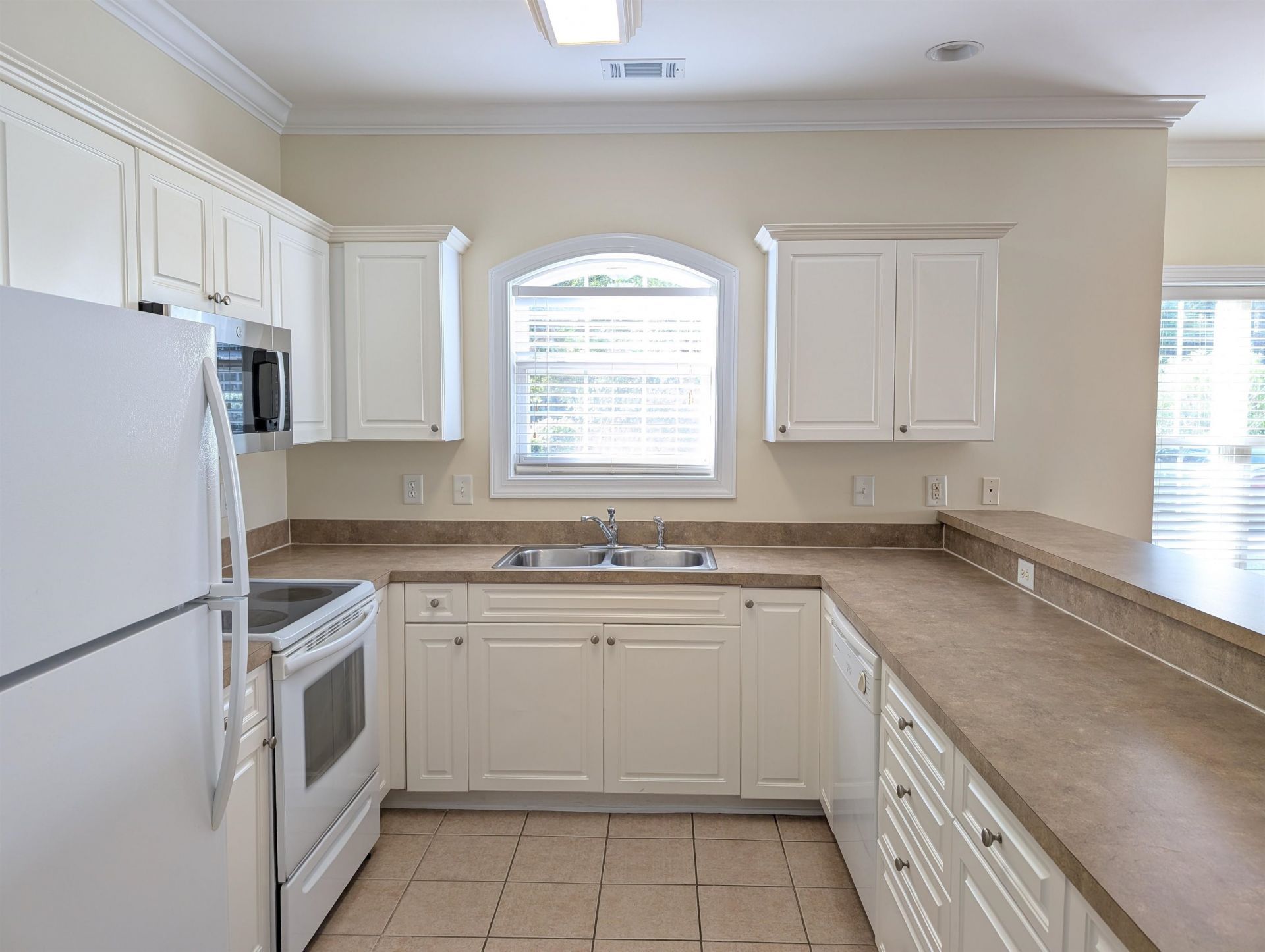 4803 Bovardia Pl. Photo 4