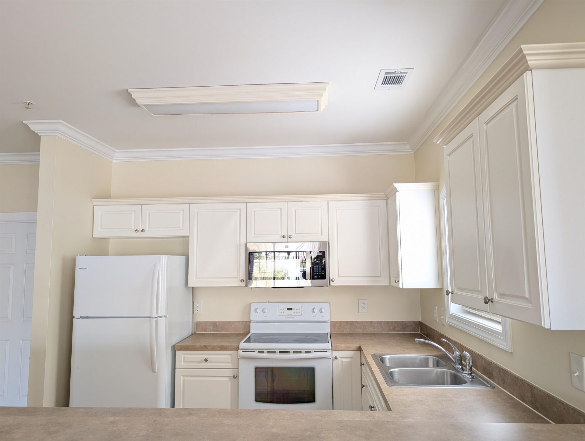 4803 Bovardia Pl. Photo 5