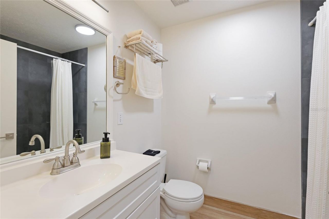 6905 Point Of Rocks Road, Sarasota, FL 34242 Photo