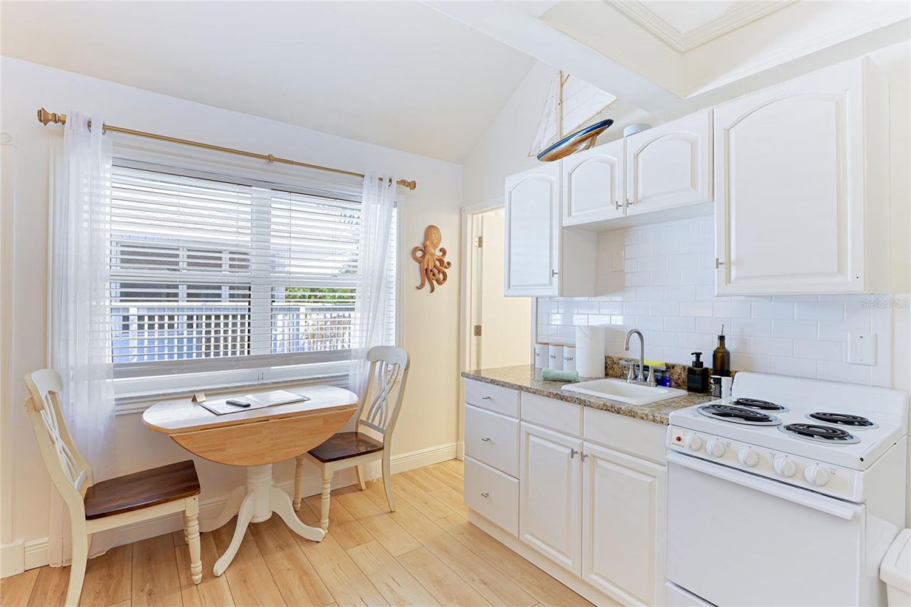 6905 Point Of Rocks Road, Sarasota, FL 34242 Photo