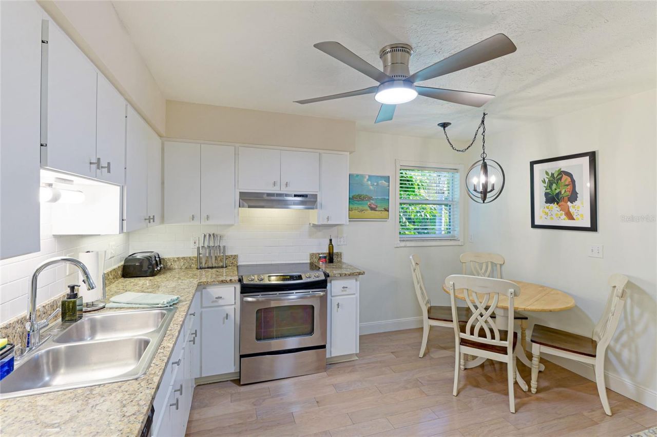 6905 Point Of Rocks Road, Sarasota, FL 34242 Photo