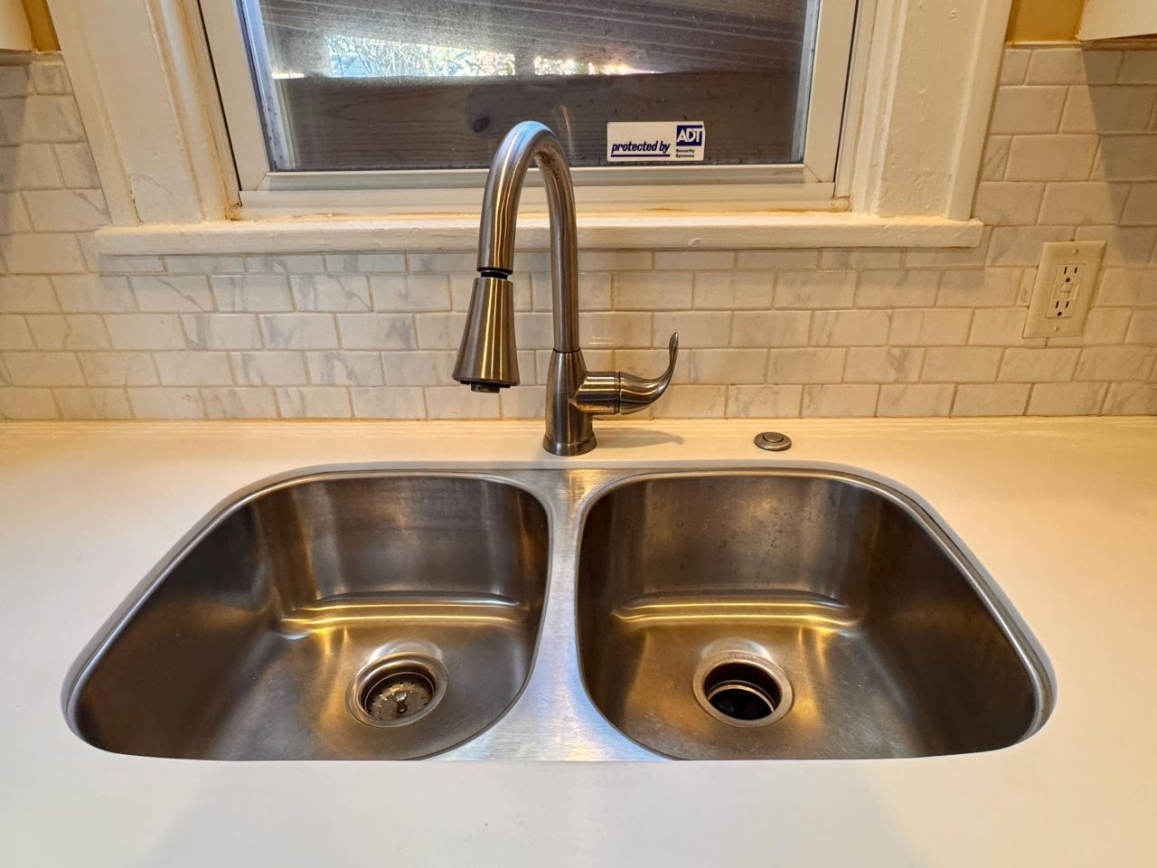 2652 Hull Street Photo 11