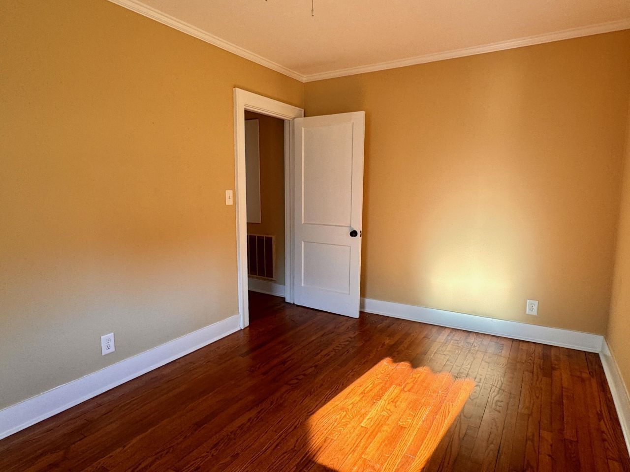 2652 Hull Street Photo 17