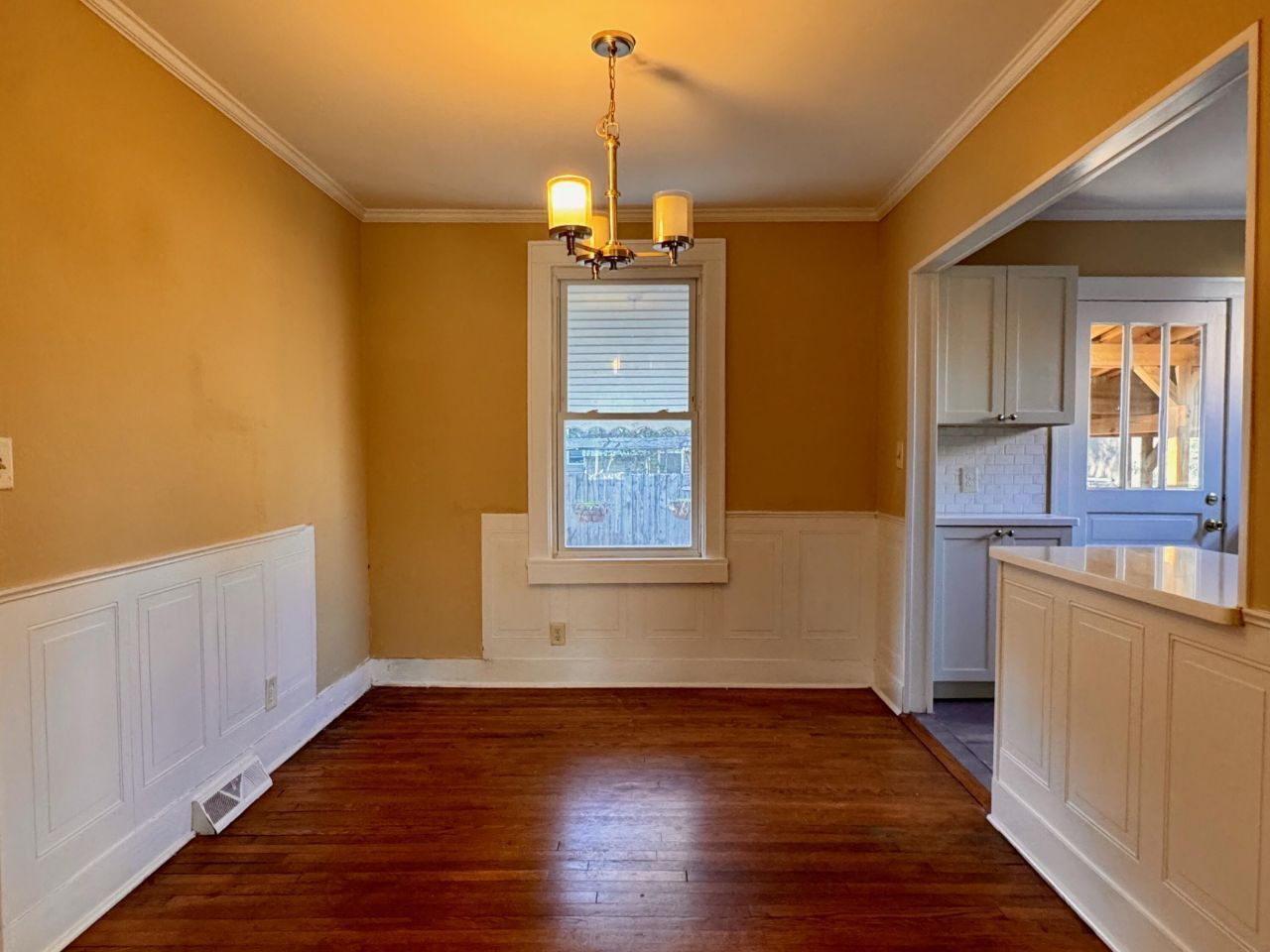 2652 Hull Street Photo 7