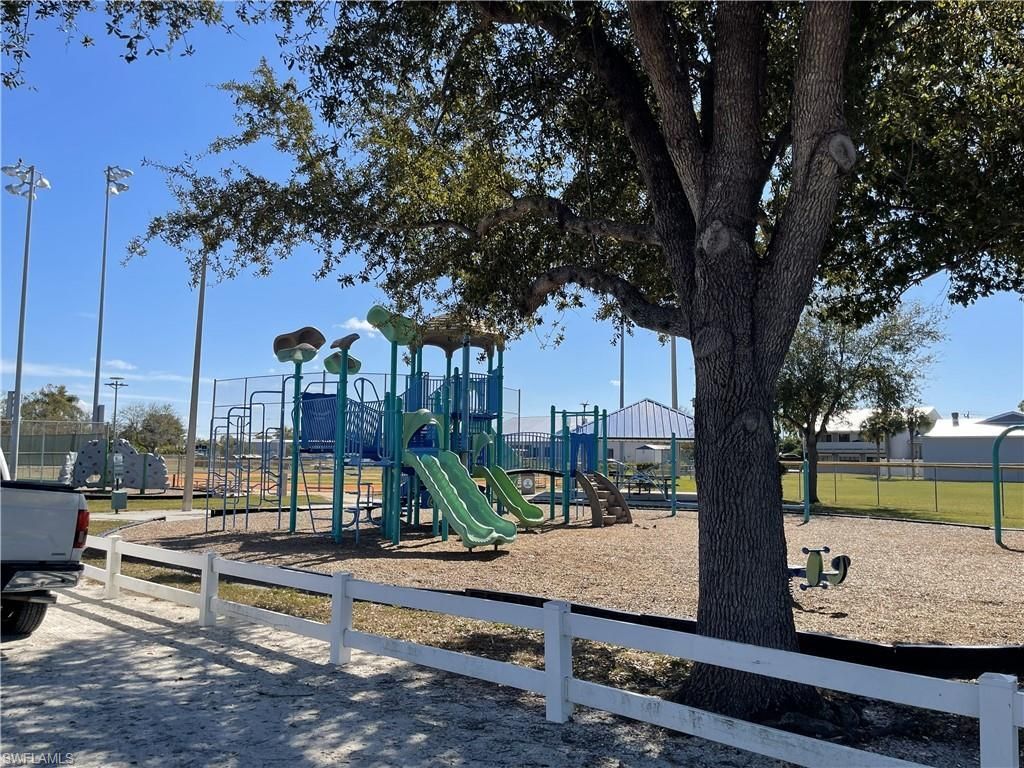 5520 Rainbow Dr, Bokeelia, FL 33922 Photo