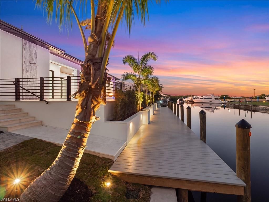 111 Montrose Dr, Fort Myers, FL 33919 Photo