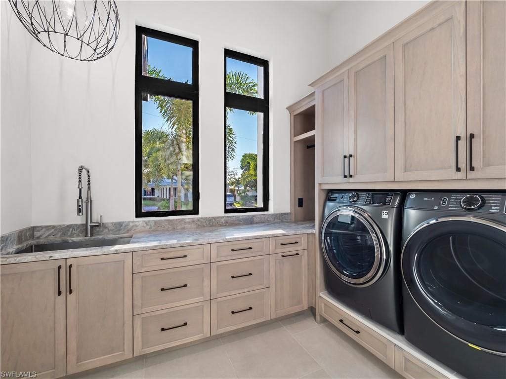 111 Montrose Dr, Fort Myers, FL 33919 Photo