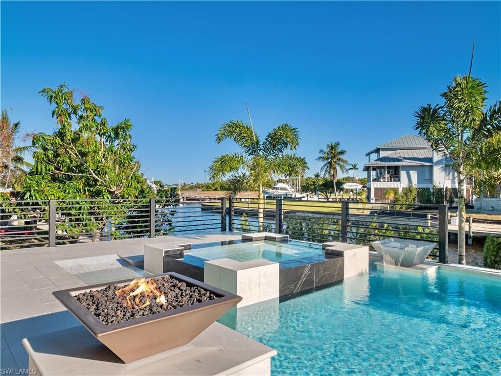 111 Montrose Dr, Fort Myers, FL 33919 Photo