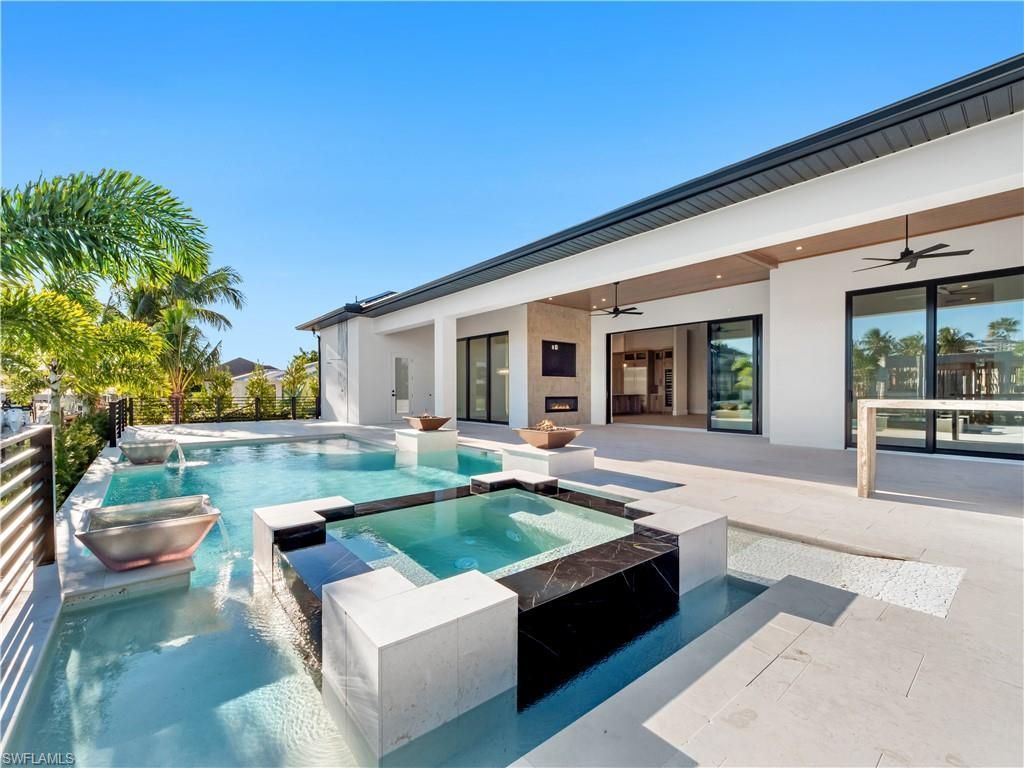 111 Montrose Dr, Fort Myers, FL 33919 Photo