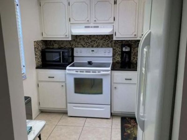 4899 NW 26th Ct, Unit 453, Lauderdale Lakes, FL 33313