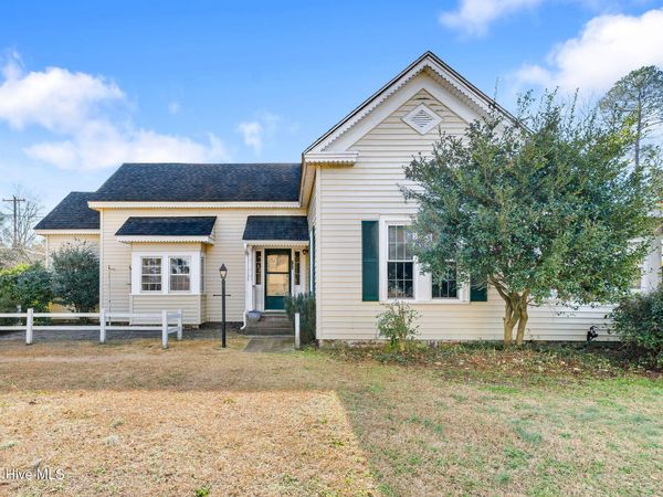 130 E Main Street, Rose Hill, NC 28458