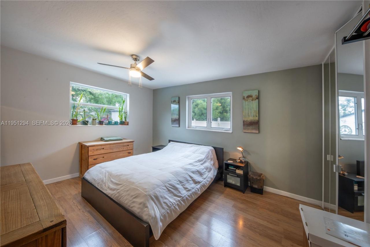 6661 SW 6th St, Pembroke Pines, FL 33023 Photo