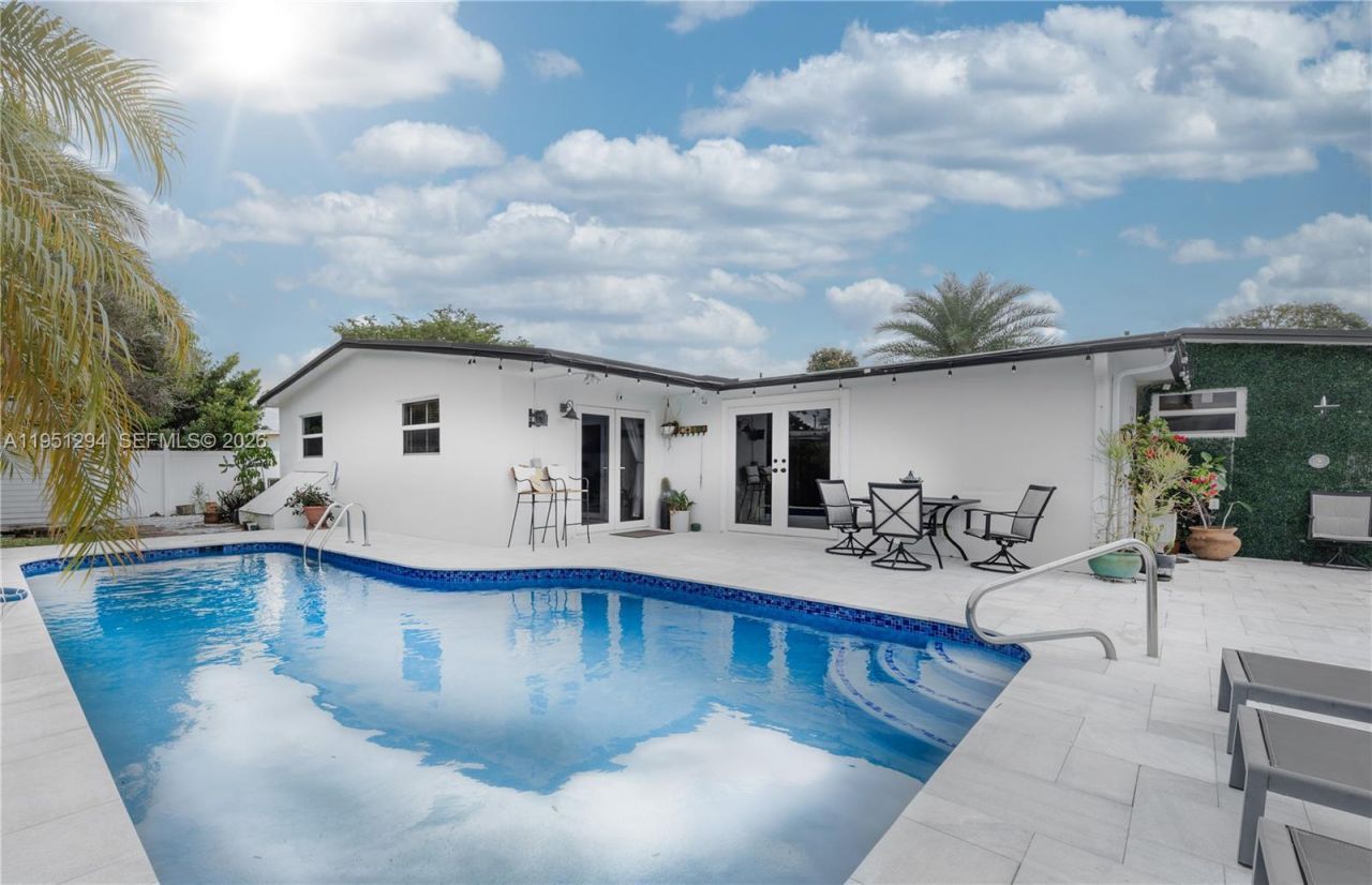 6661 SW 6th St, Pembroke Pines, FL 33023 Photo