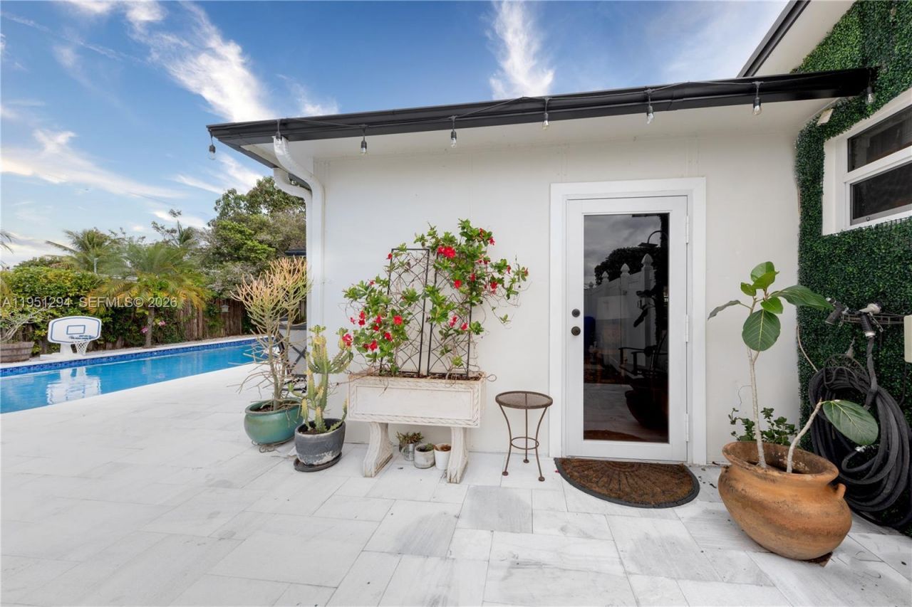 6661 SW 6th St, Pembroke Pines, FL 33023 Photo