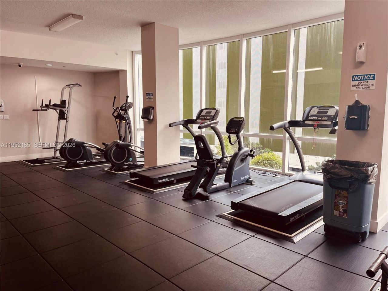 601 NE 23rd St, Unit TH4, Miami, FL 33137 Photo