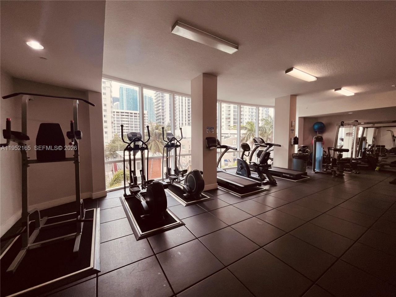 601 NE 23rd St, Unit TH4, Miami, FL 33137 Photo