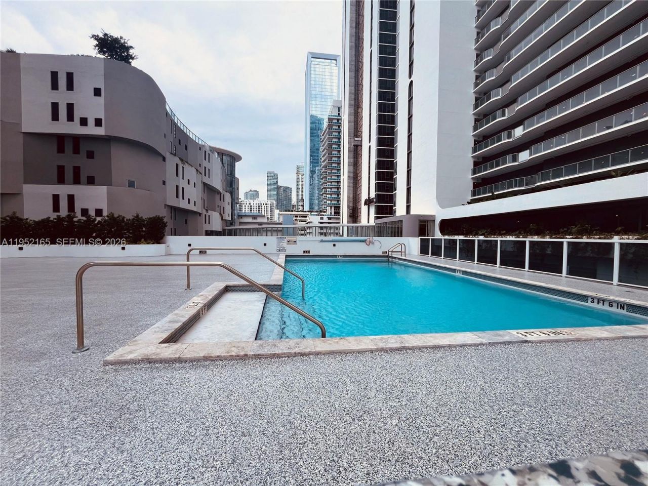 601 NE 23rd St, Unit TH4, Miami, FL 33137 Photo