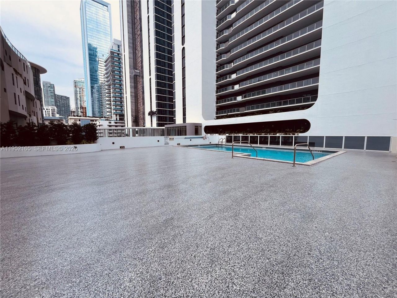 601 NE 23rd St, Unit TH4, Miami, FL 33137 Photo