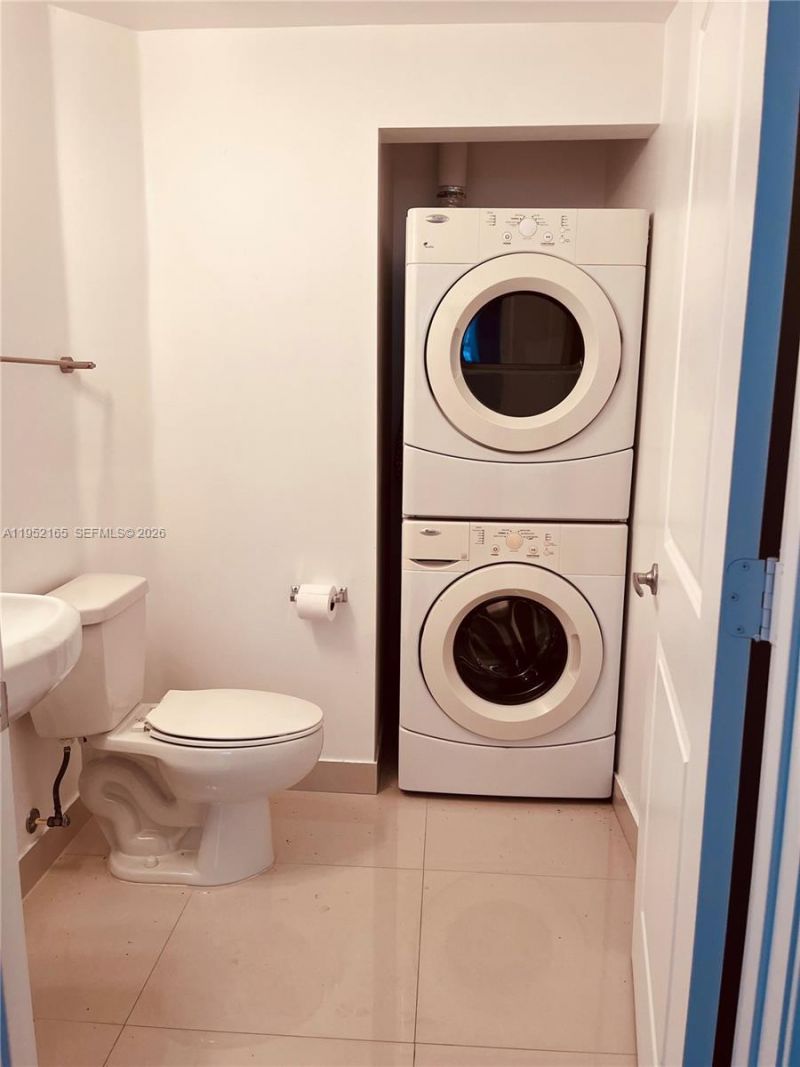 601 NE 23rd St, Unit TH4, Miami, FL 33137 Photo