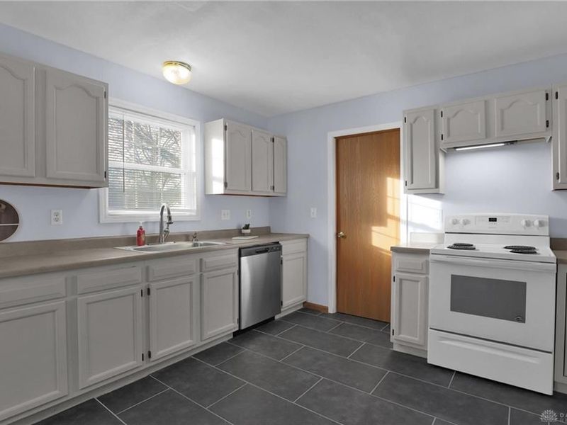 301 Seville Drive, Urbana, OH 43078 Photo 17