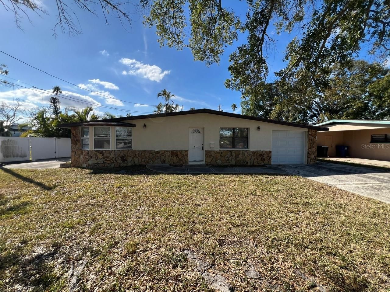 4118 Carson Street Ne, Saint Petersburg, FL 33703 Main Photo