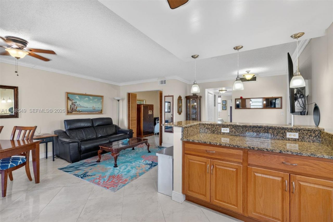 2731 NE 14th St Cswy , Unit 1019, Pompano Beach, FL 33062 Photo