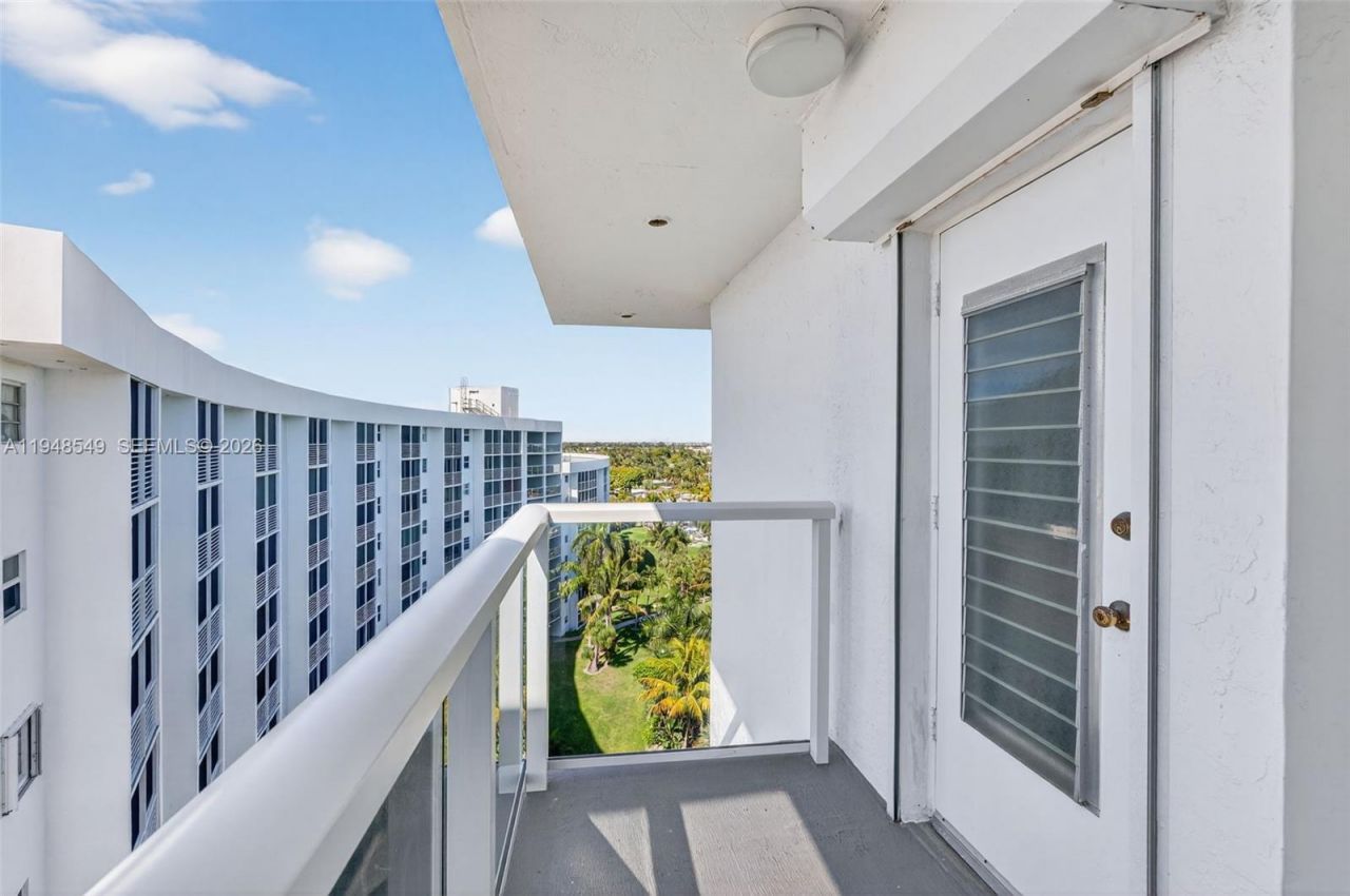 2731 NE 14th St Cswy , Unit 1019, Pompano Beach, FL 33062 Photo