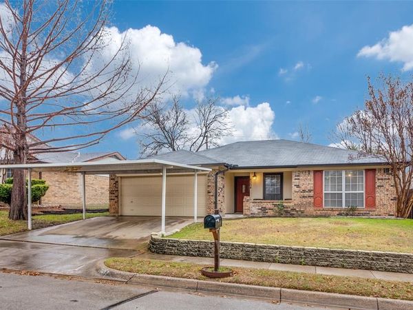 6304 Old Mill Circle, Watauga, TX 76148