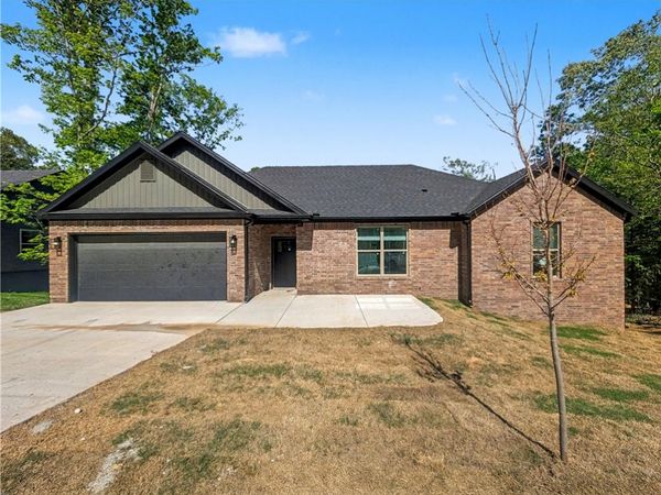 92 Ayr Drive, Bella Vista, AR 72715