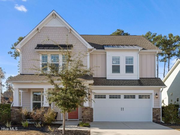 35 W Cloverfield Lane, Hampstead, NC 28443
