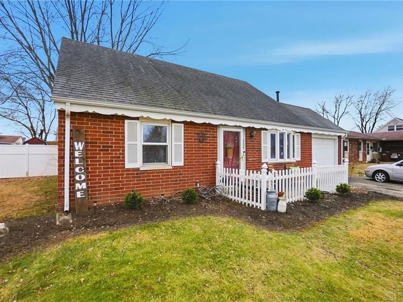 624 Georgia Drive, Xenia, OH 45385 Photo 2