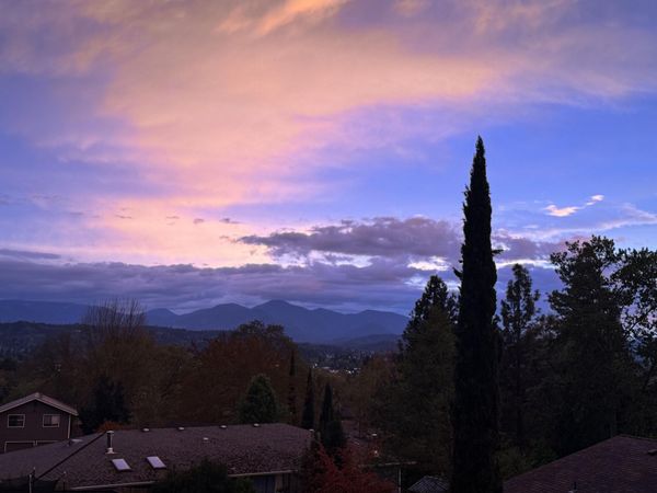 956 NE Beacon Drive, Grants Pass, OR 97526