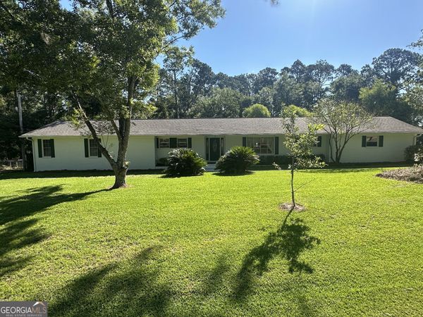 614 N Victory Drive, Lyons, GA 30436