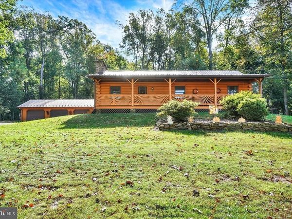 1067 HAMETOWN ROAD, GLEN ROCK, PA 17327