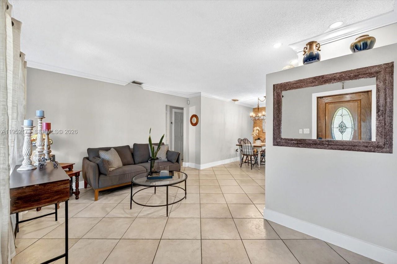 1300 W 77th St, Hialeah, FL 33014 Photo