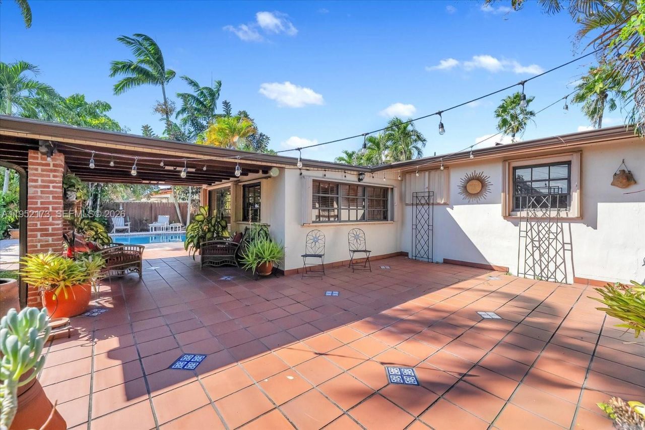 1300 W 77th St, Hialeah, FL 33014 Photo