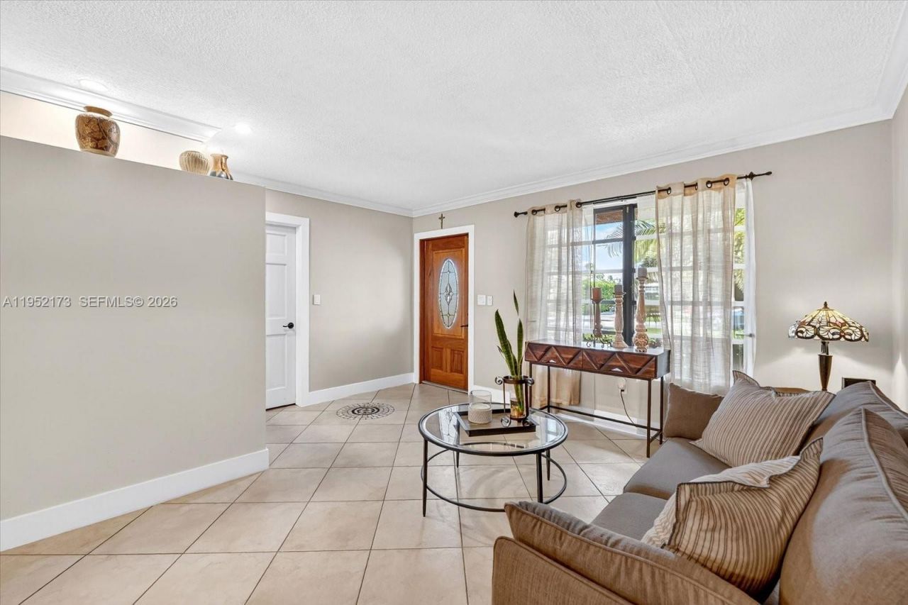 1300 W 77th St, Hialeah, FL 33014 Photo